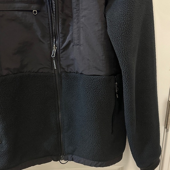 The North Face Men's Black Performance Jacket - Picture 5 of 9